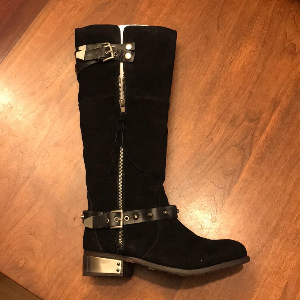 NWT Very Volatile Women’s Emperor Suede Boots